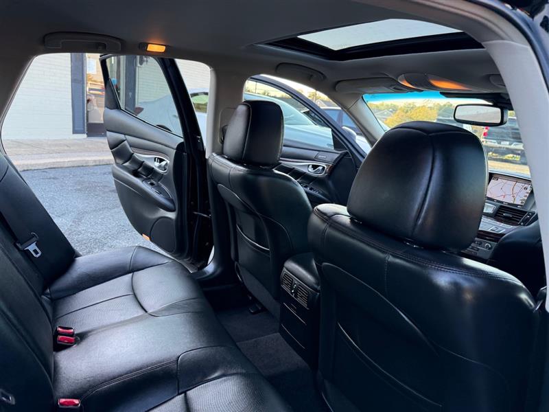2019 Infiniti Q70 3.7 Luxe photo 19