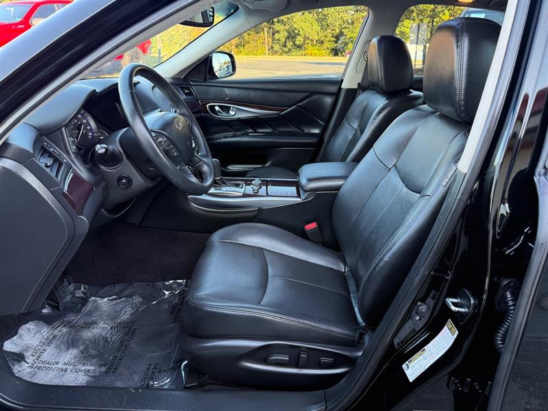 2019 Infiniti Q70 3.7 Luxe photo 28