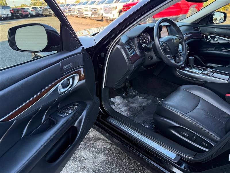 2019 Infiniti Q70 3.7 Luxe photo 29