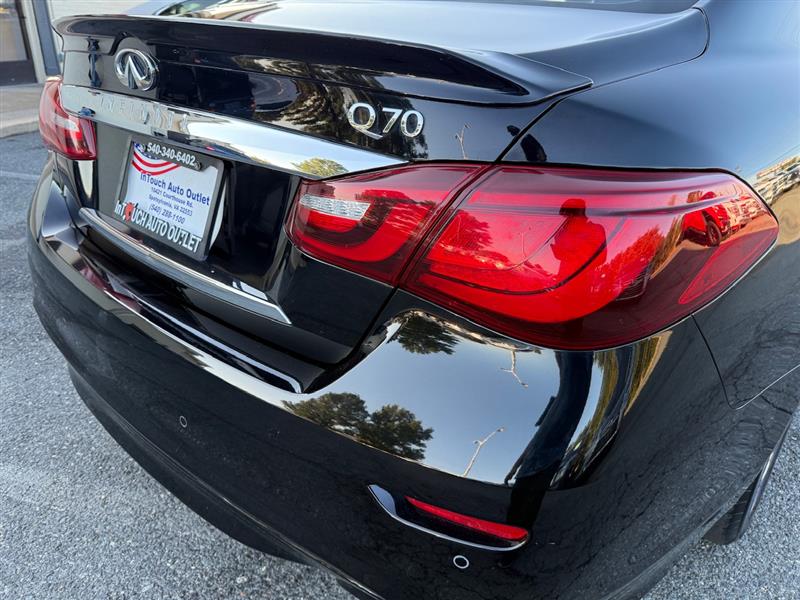 2019 Infiniti Q70 3.7 Luxe photo 9