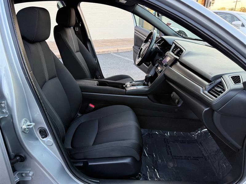2018 Honda Civic Sport Hatchback photo 13