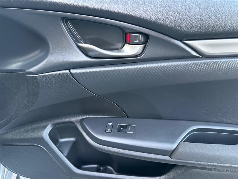 2018 Honda Civic Sport Hatchback photo 17