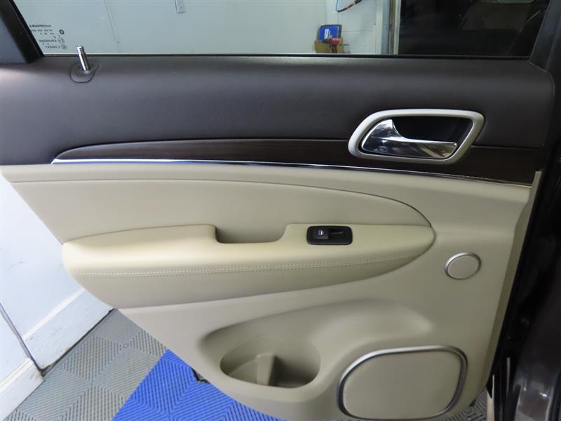 JEEPGRAND CHEROKEE32