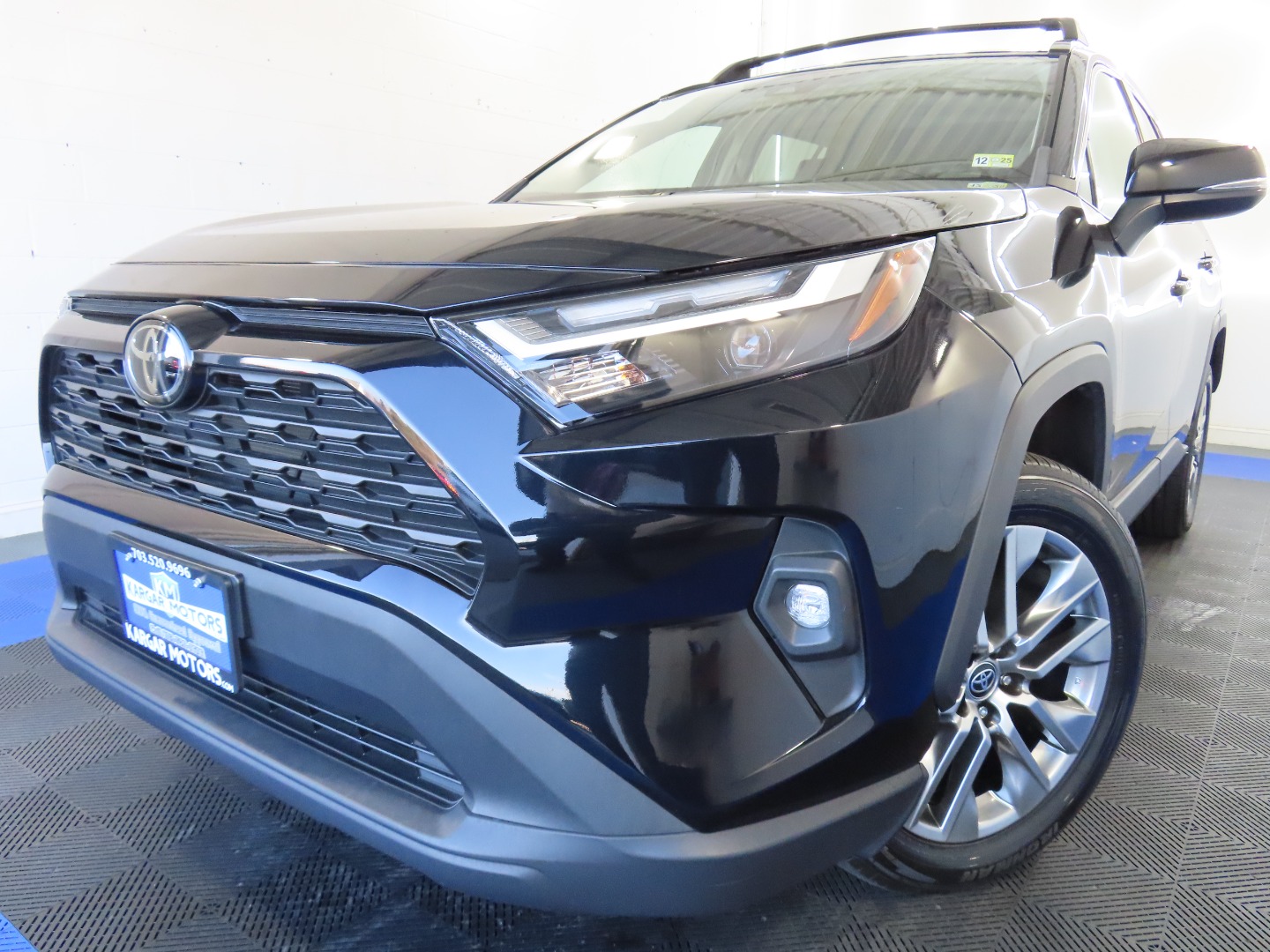 2022 Toyota RAV4 XLE Premium photo 1