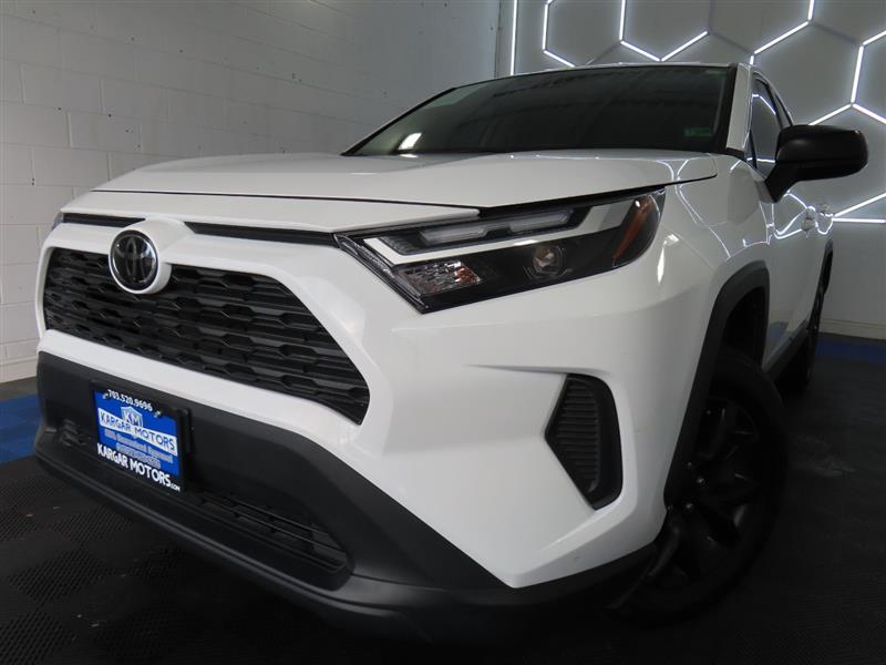 2024 TOYOTA RAV4 LE