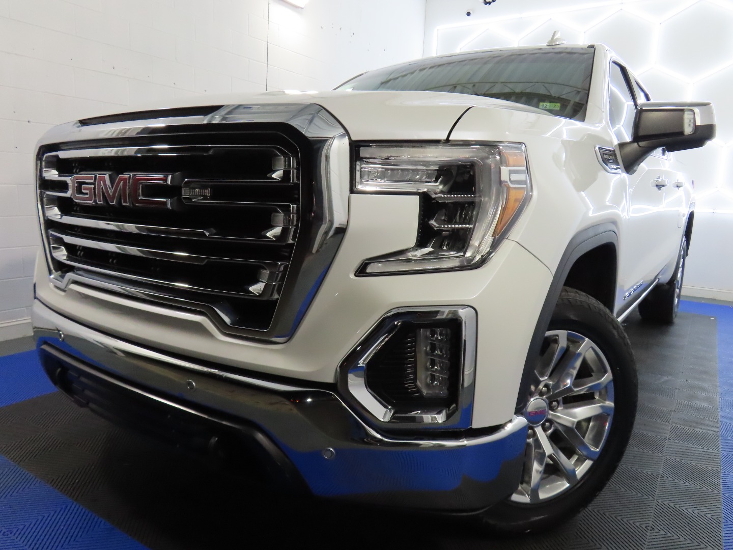 2021 GMC Sierra 1500 SLT photo 1