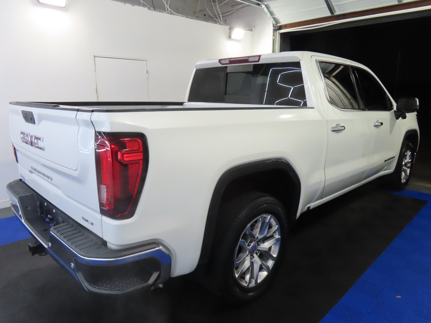 2021 GMC Sierra 1500 SLT photo 13