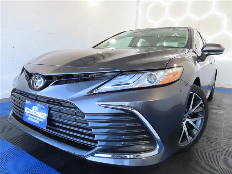 2022 TOYOTA CAMRY XLE