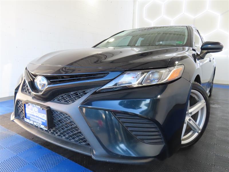 2020 TOYOTA CAMRY HYBRID SE