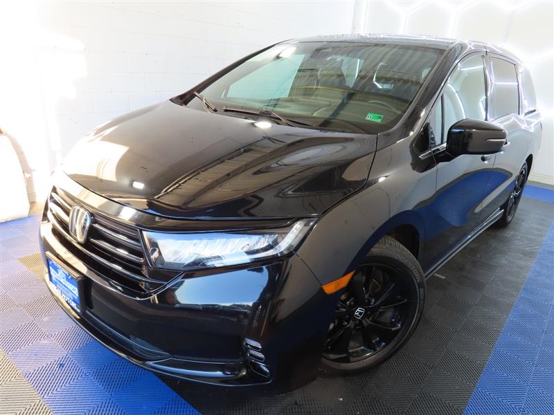 2023 Honda Odyssey Sport photo 3