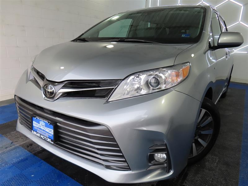 2020 TOYOTA SIENNA XLE