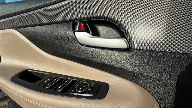 2019 Hyundai Santa Fe SEL Plus photo 11