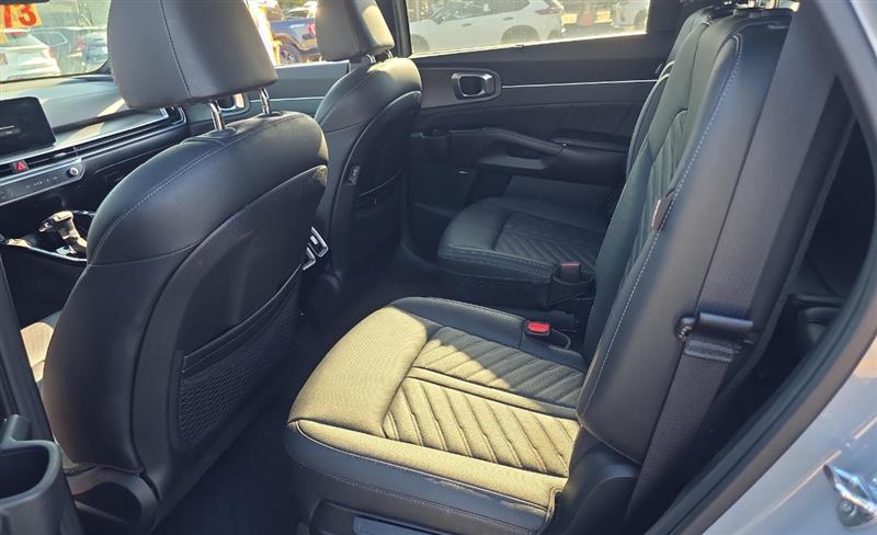 2024 Kia Sorento X-Line SX Prestige photo 9