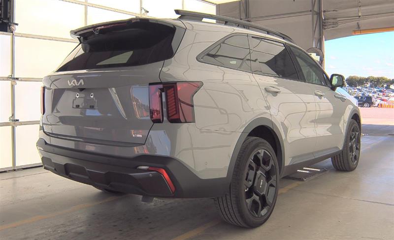 2024 Kia Sorento X-Line SX Prestige photo 4