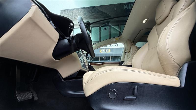 2017 Tesla Model X 90D photo 10