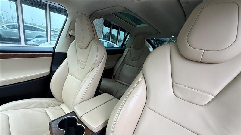 2017 Tesla Model X 90D photo 11