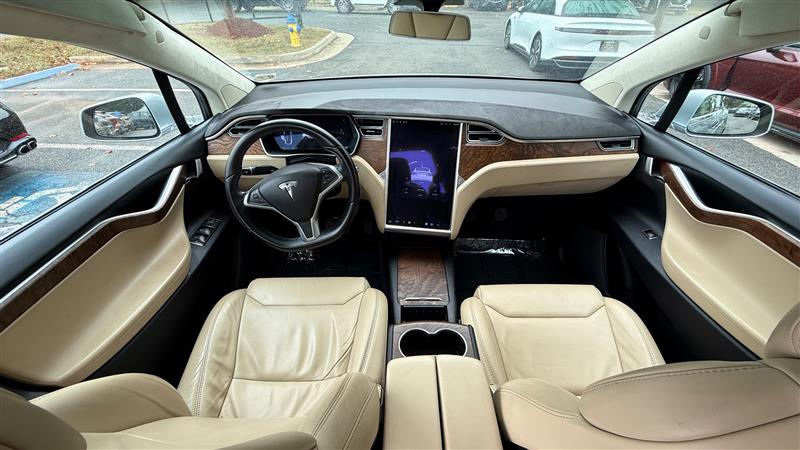 2017 Tesla Model X 90D photo 15