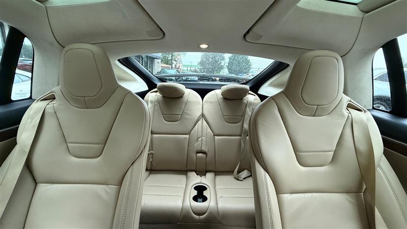 2017 Tesla Model X 90D photo 16