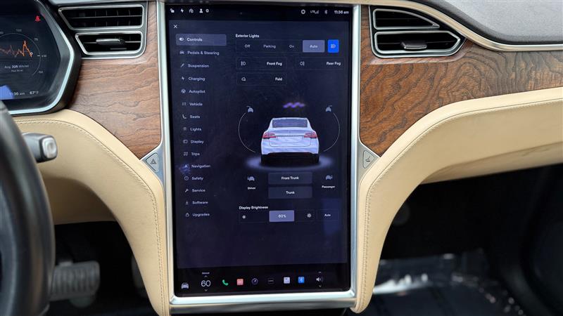 2017 Tesla Model X 90D photo 21