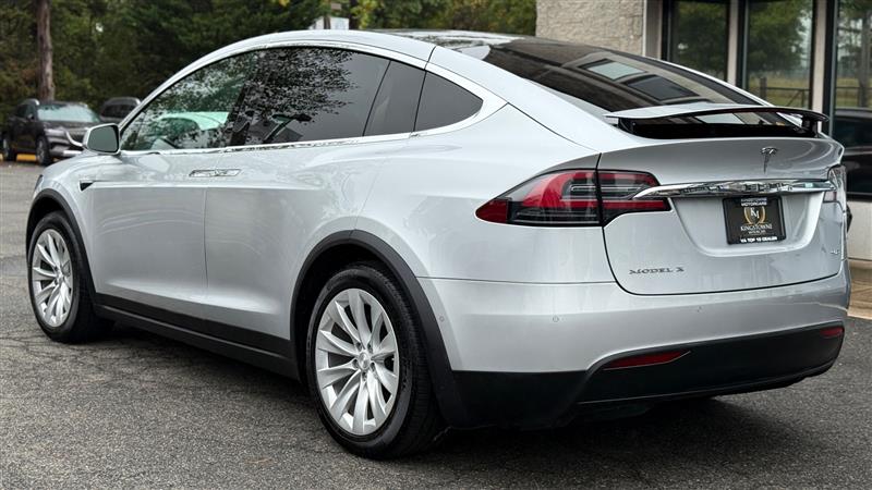 2017 Tesla Model X 90D photo 2