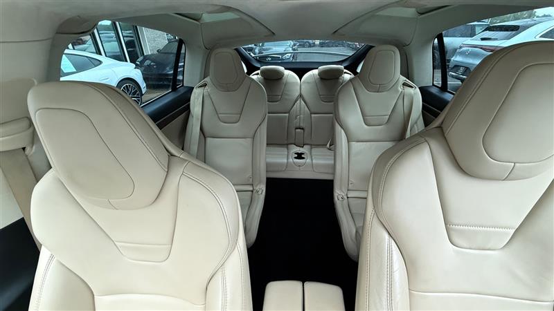 2017 Tesla Model X 90D photo 28