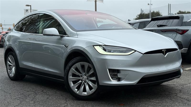 2017 Tesla Model X 90D photo 7