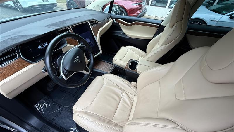 2017 Tesla Model X 90D photo 8