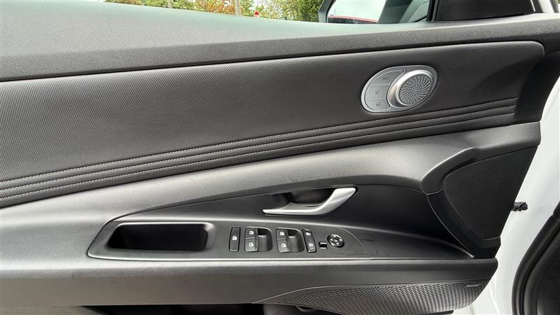 2023 Hyundai Elantra Hybrid Limited photo 14