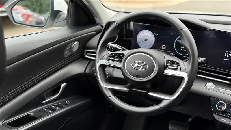 2023 Hyundai Elantra Hybrid Limited photo 19