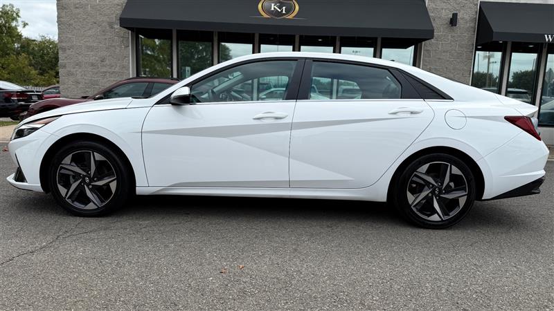 2023 Hyundai Elantra Hybrid Limited photo 2