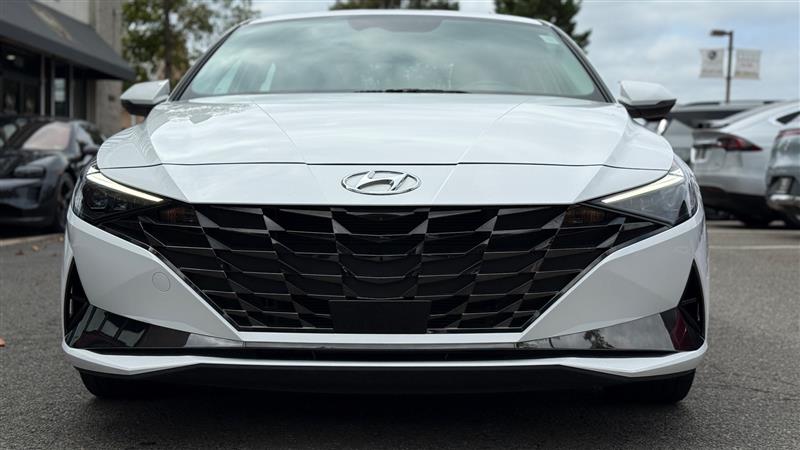 2023 Hyundai Elantra Hybrid Limited photo 3