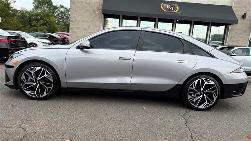2023 Hyundai Ioniq 6 SEL photo 2
