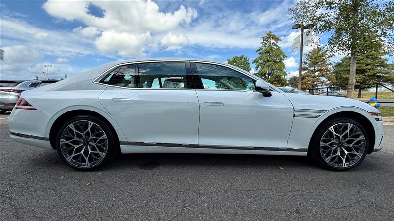 2024 Genesis G90 3.5T E-Supercharger photo 7