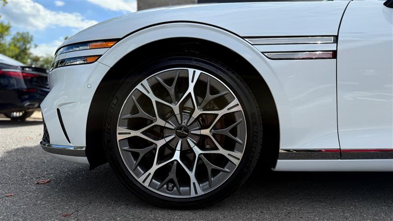 2024 Genesis G90 3.5T E-Supercharger photo 9