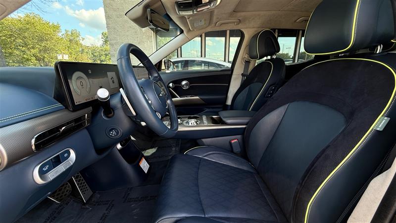 2023 Genesis GV60 Performance photo 10