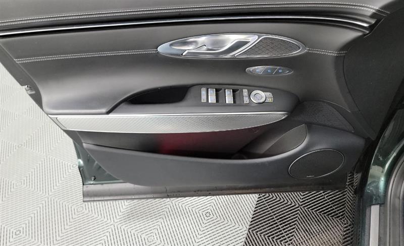 2023 Genesis GV70 2.5T photo 9