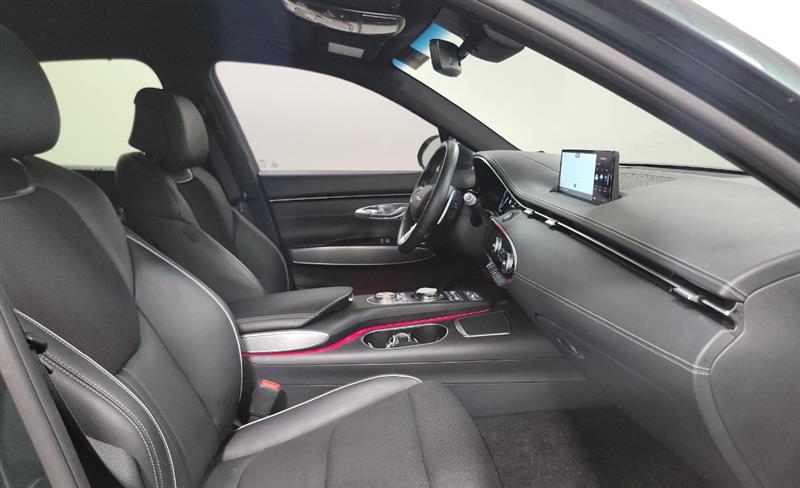 2023 Genesis GV70 2.5T photo 7