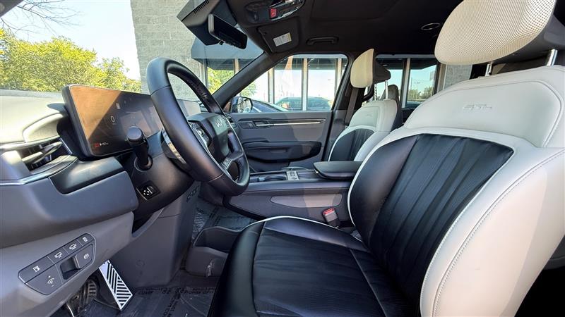 2024 Kia EV9 GT-Line photo 8