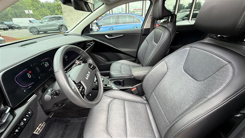 2024 Kia Niro Plug-In Hybrid SX Touring photo 10