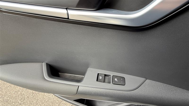 2024 Kia Niro Plug-In Hybrid SX Touring photo 14