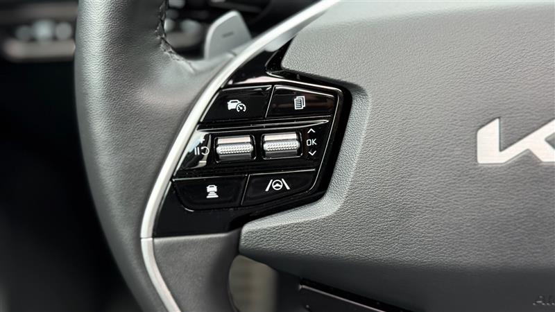 2024 Kia Niro Plug-In Hybrid SX Touring photo 20