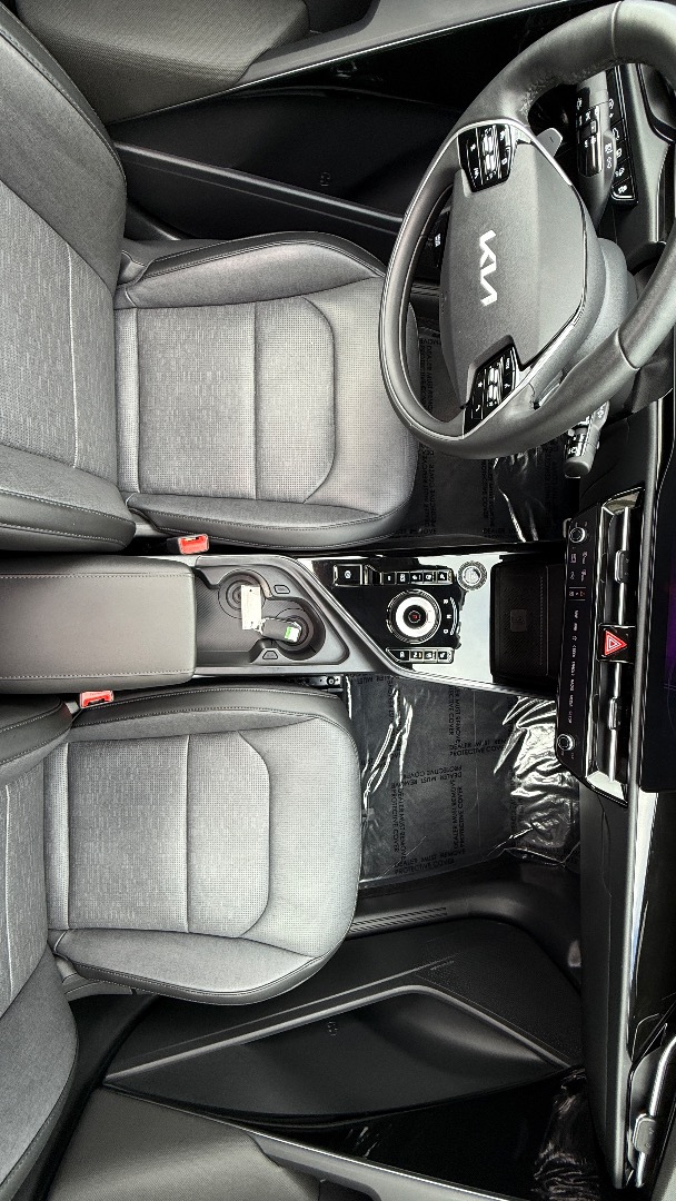 2024 Kia Niro Plug-In Hybrid SX Touring photo 23