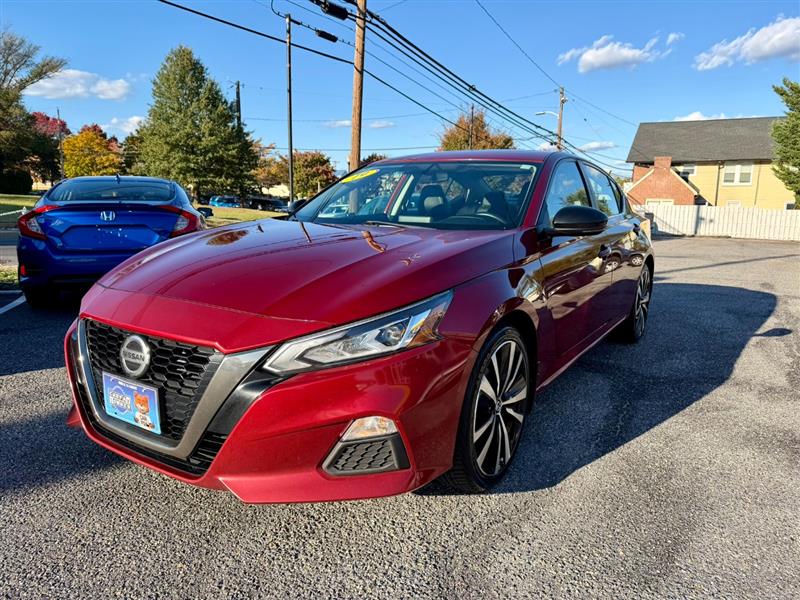 2019 Nissan Altima SR's photo