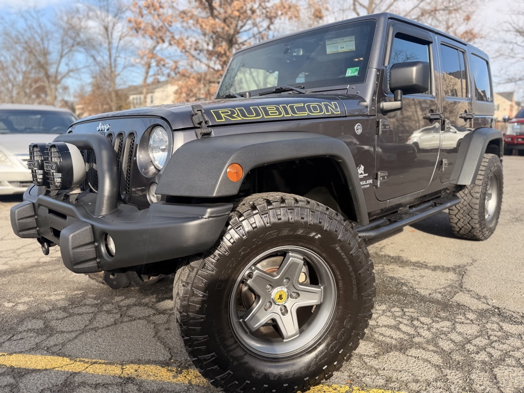 2016 Jeep Wrangler Unlimited Rubicon photo 2