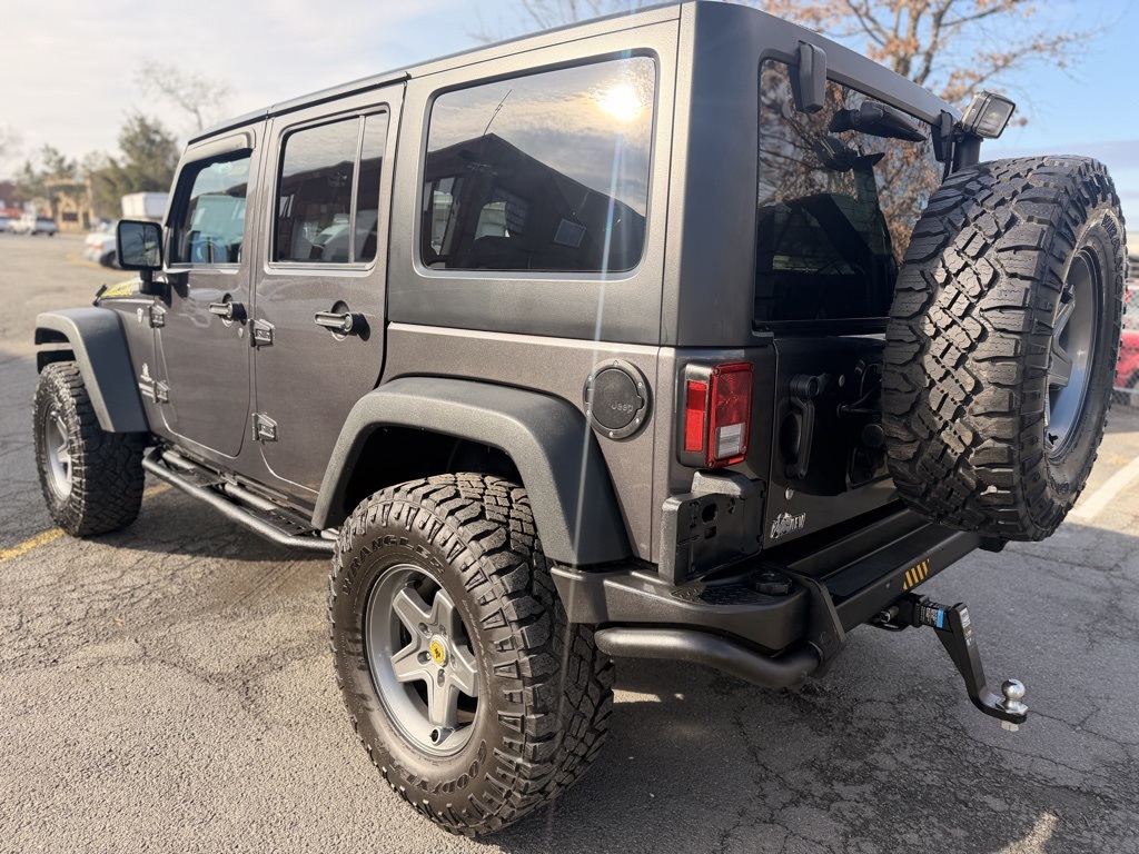 2016 Jeep Wrangler Unlimited Rubicon photo 3