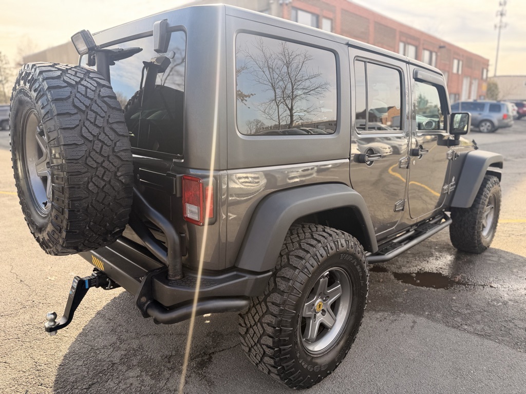 2016 Jeep Wrangler Unlimited Rubicon photo 4