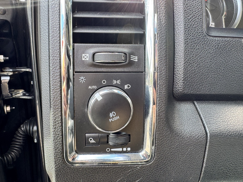 2018 Ram 1500 Laramie photo 18