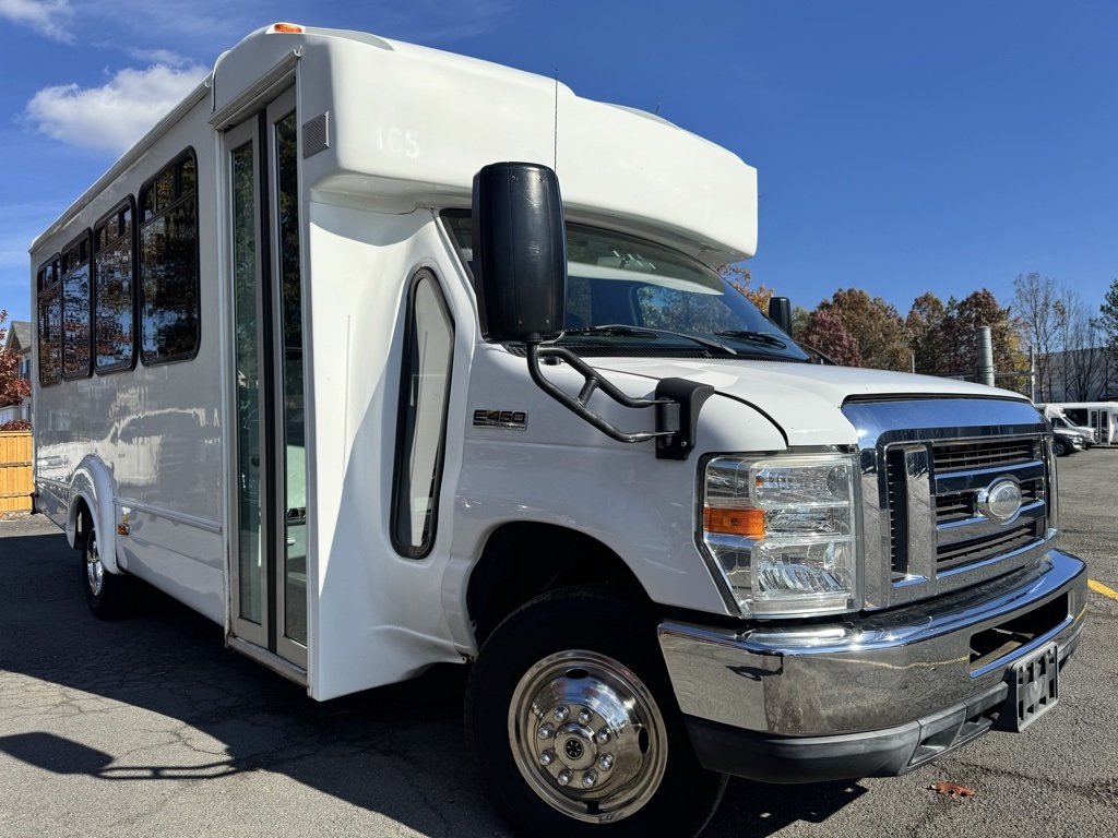 2015 Ford E-Series Cutaway Base's photo