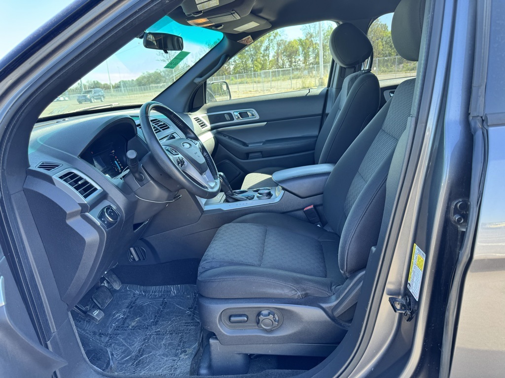 2014 Ford Explorer XLT photo 13