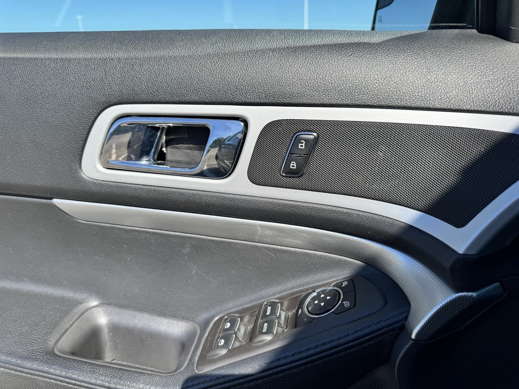 2014 Ford Explorer XLT photo 21